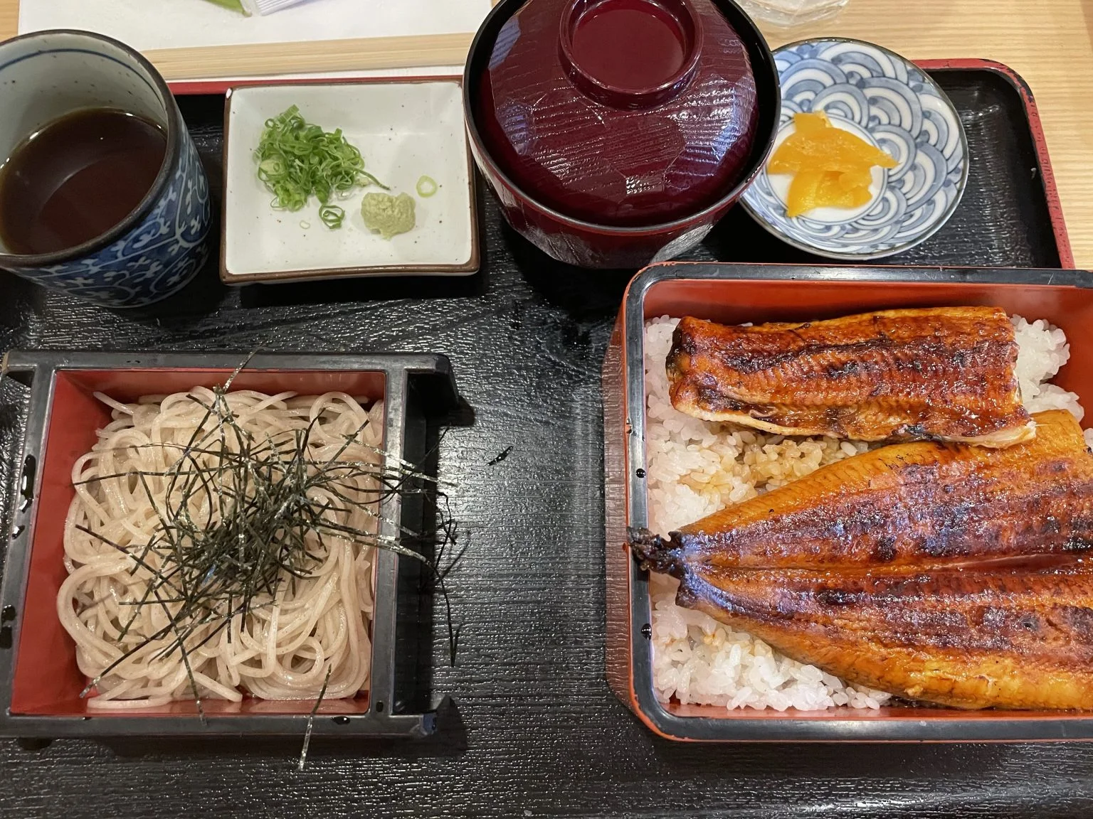 うな重とざる蕎麦のセット
